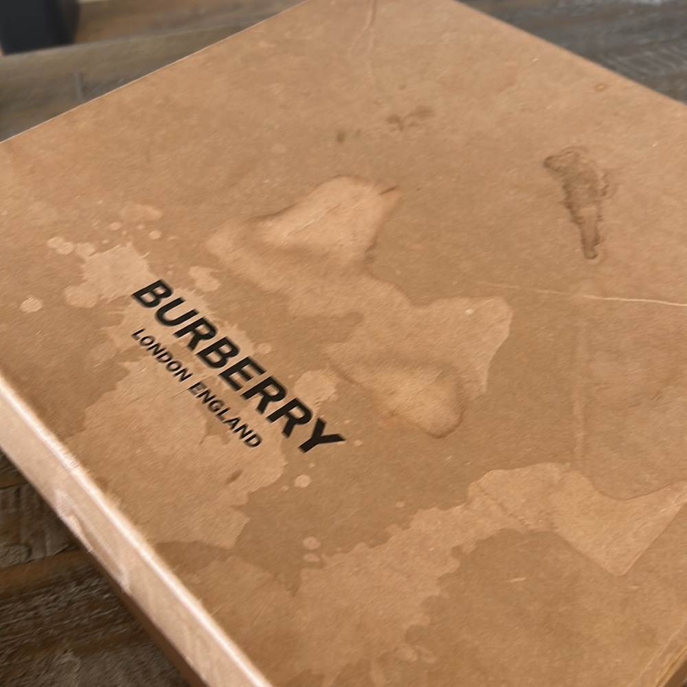 Burberry Sneakers - Picture 7 of 7